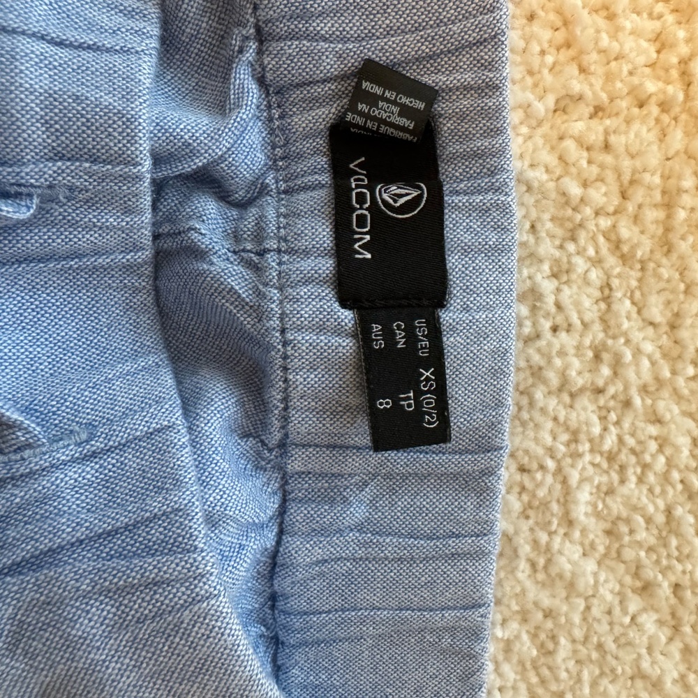 Volcom Shorts - Picture 3 of 3